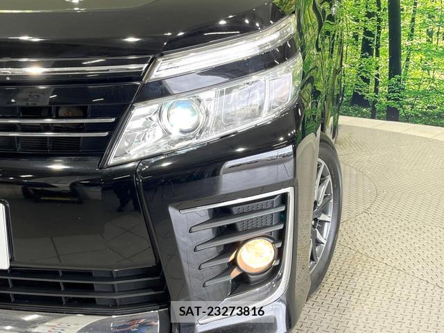 Toyota VOXY 2015-02 8814676-12