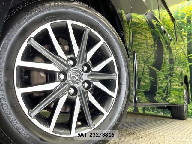 Toyota VOXY 2015-02 8814676-13