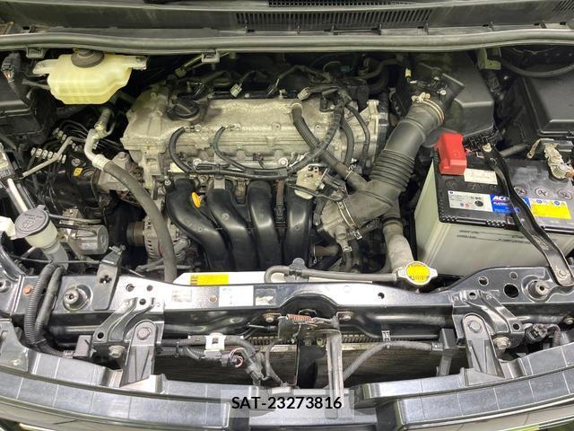 Toyota VOXY 2015-02 8814676-17