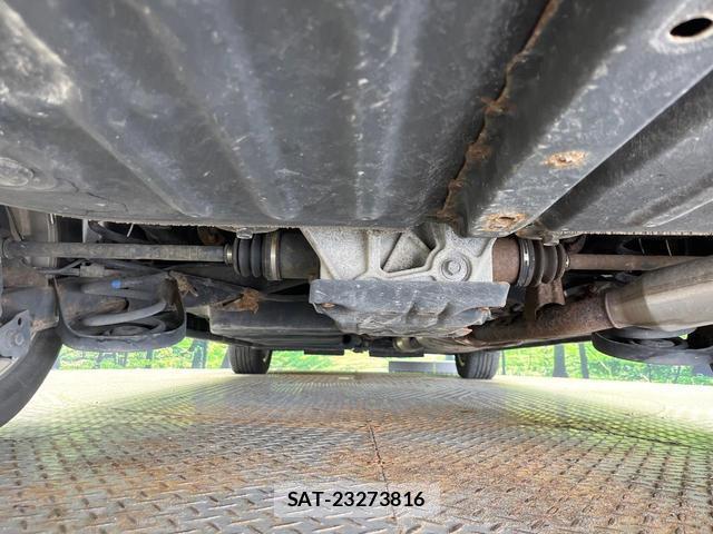 Toyota VOXY 2015-02 8814676-18