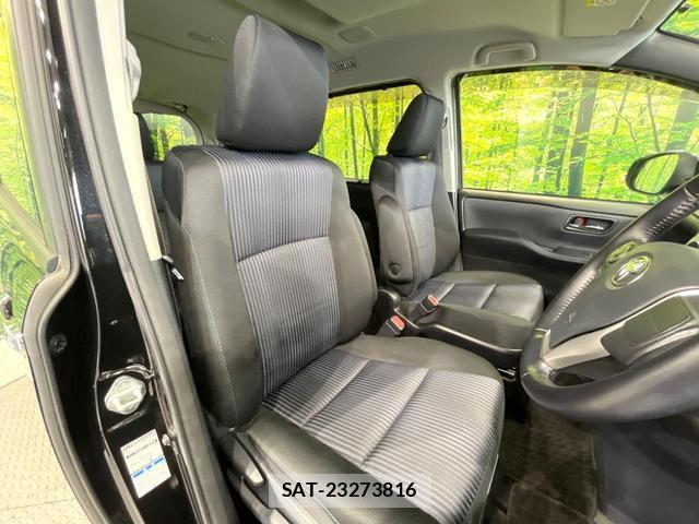 Toyota VOXY 2015-02 8814676-7