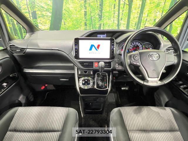 Toyota VOXY 2018-09 8814679-1