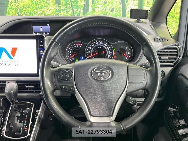 Toyota VOXY 2018-09 8814679-11