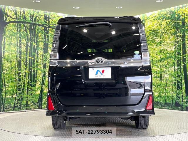 Toyota VOXY 2018-09 8814679-15
