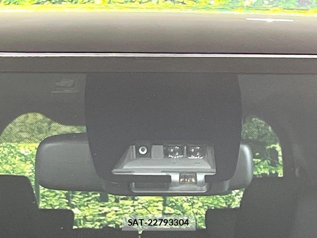 Toyota VOXY 2018-09 8814679-2
