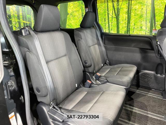 Toyota VOXY 2018-09 8814679-8