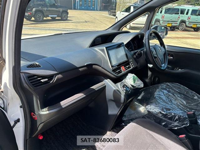 Toyota VOXY 2015-07 8814722-3