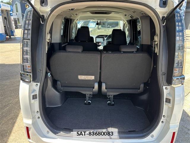 Toyota VOXY 2015-07 8814722-7
