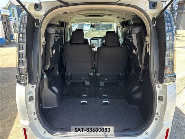 Toyota VOXY 2015-07 8814722-8
