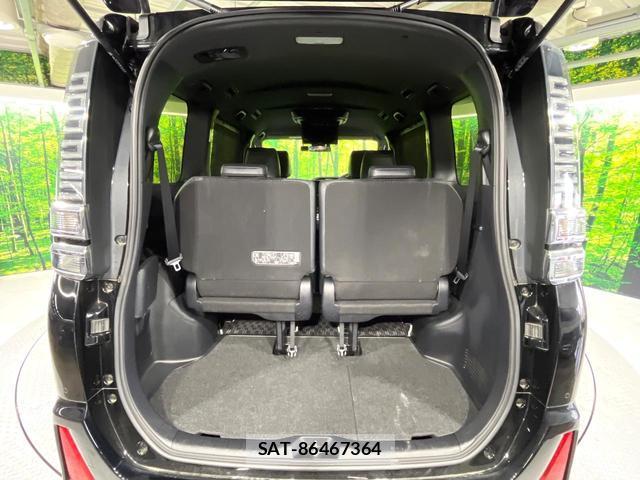 Toyota VOXY 2021-12 8814733-10