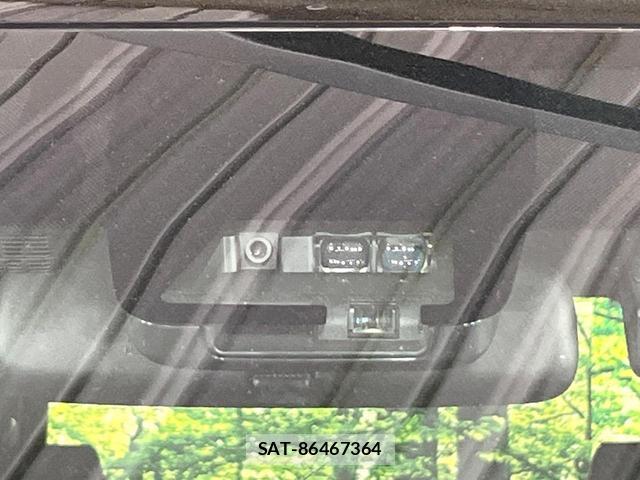 Toyota VOXY 2021-12 8814733-5
