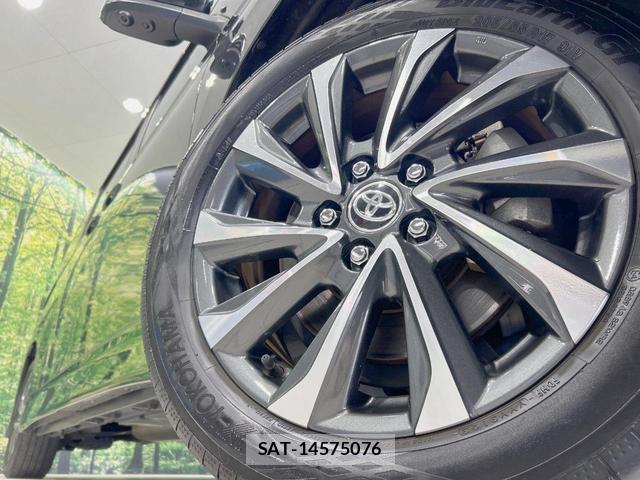 Toyota VOXY 2023-08 8814741-13