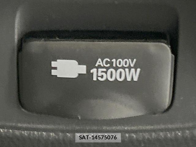 Toyota VOXY 2023-08 8814741-6
