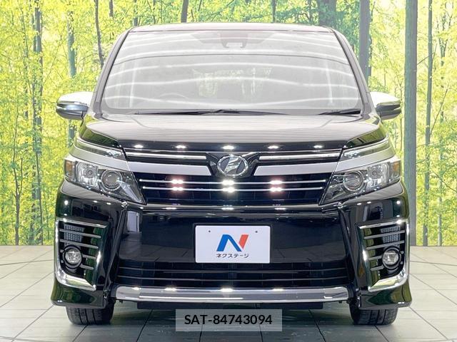 Toyota VOXY 2017-07 8814846-14