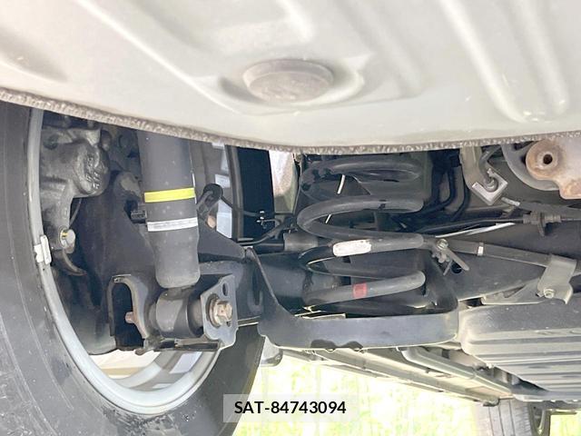 Toyota VOXY 2017-07 8814846-19