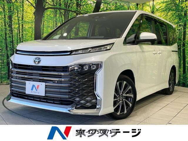 Toyota VOXY 2023-01 8814882-0
