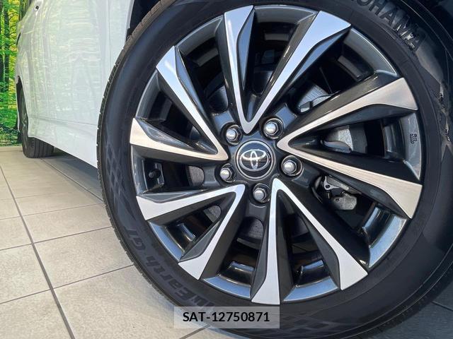 Toyota VOXY 2023-01 8814882-14