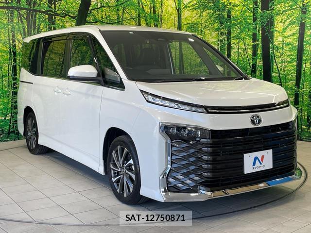 Toyota VOXY 2023-01 8814882-17