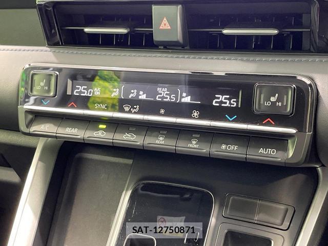 Toyota VOXY 2023-01 8814882-6