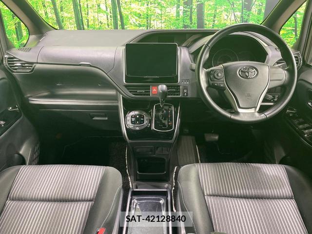 Toyota VOXY 2019-01 8814885-1