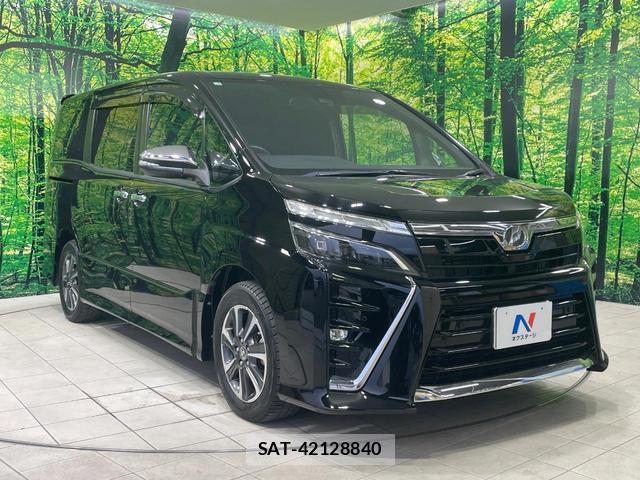 Toyota VOXY 2019-01 8814885-15