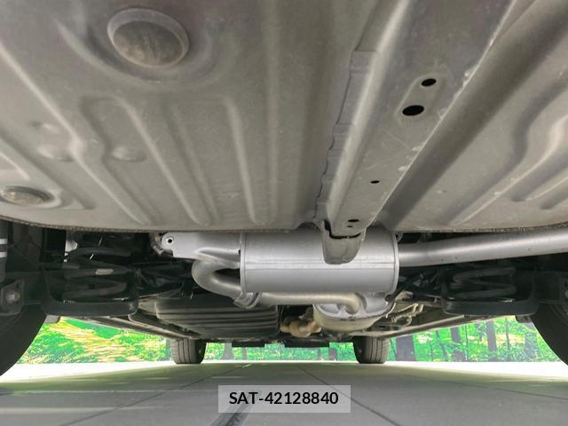 Toyota VOXY 2019-01 8814885-18