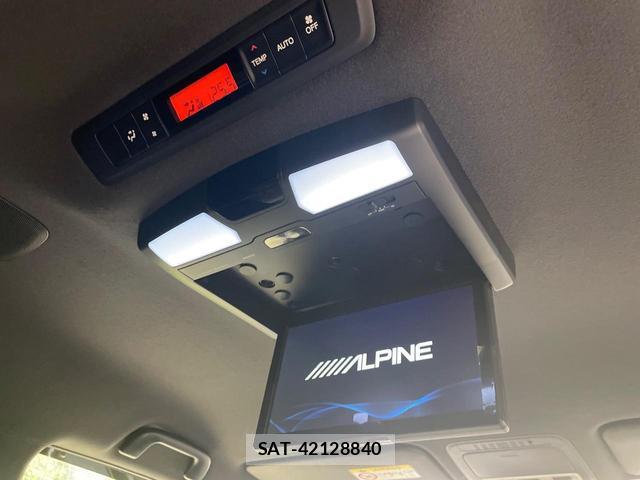 Toyota VOXY 2019-01 8814885-4