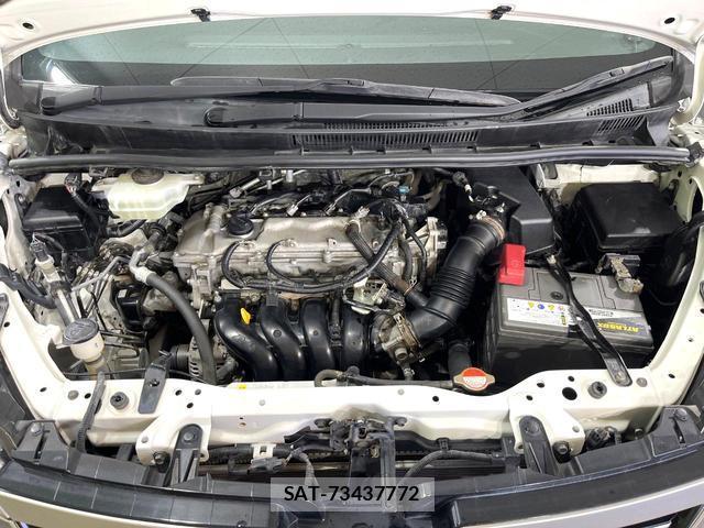 Toyota VOXY 2017-01 8815021-18