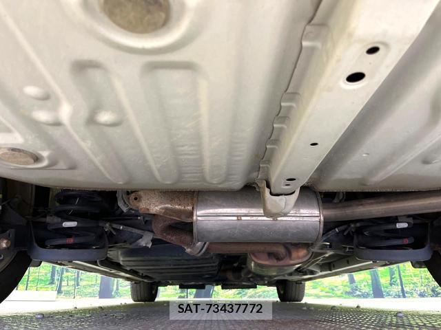 Toyota VOXY 2017-01 8815021-19