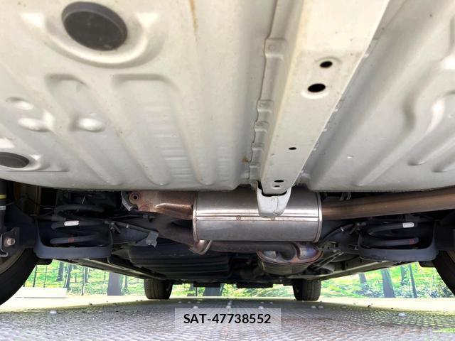 Toyota VOXY 2014-07 8815039-18