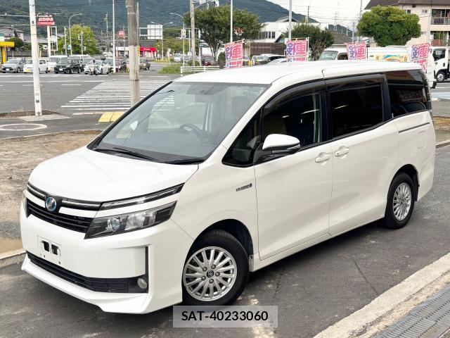 Toyota VOXY 2015-09 8815148-2