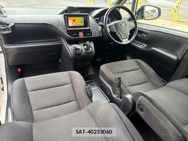 Toyota VOXY 2015-09 8815148-5