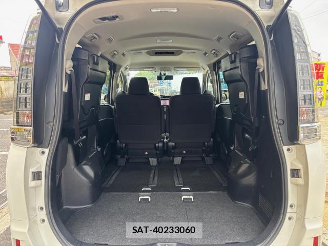 Toyota VOXY 2015-09 8815148-7