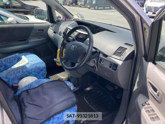Toyota VOXY 2006-02 8815261-14