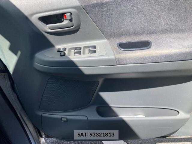Toyota VOXY 2006-02 8815261-16