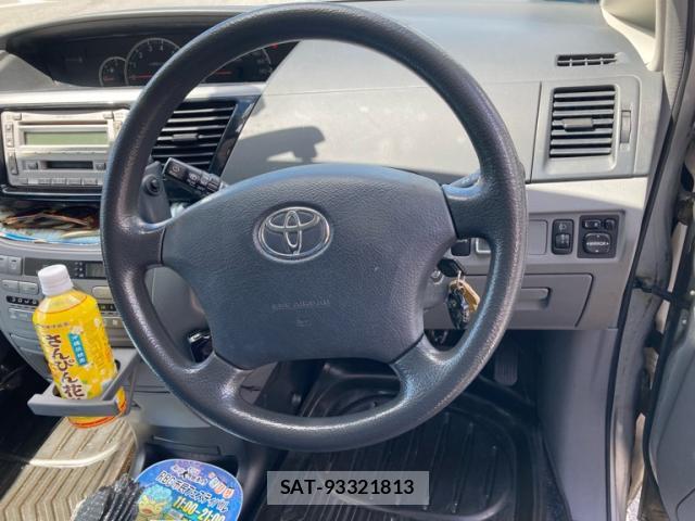 Toyota VOXY 2006-02 8815261-18