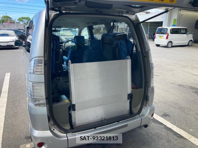 Toyota VOXY 2006-02 8815261-8