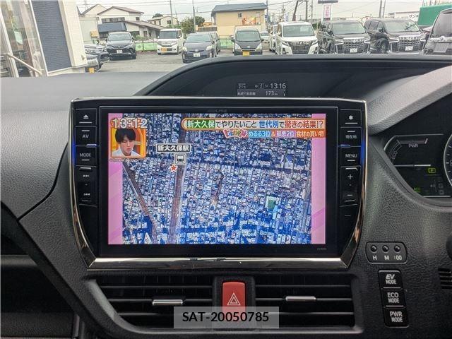 Toyota VOXY 2015-06 8815368-15