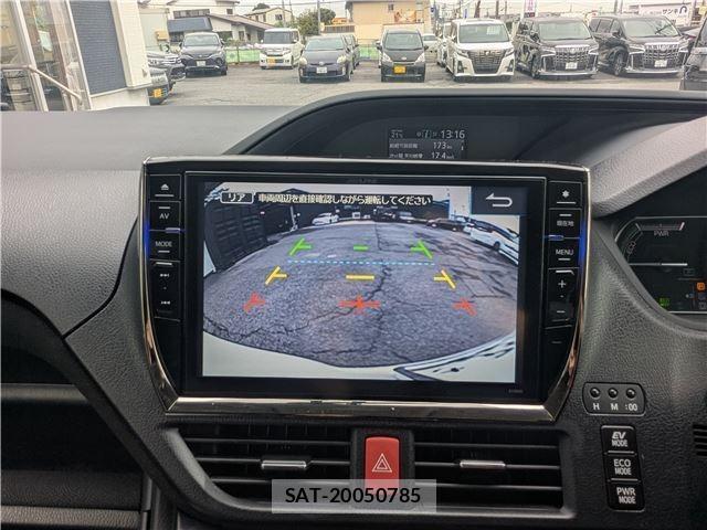 Toyota VOXY 2015-06 8815368-16