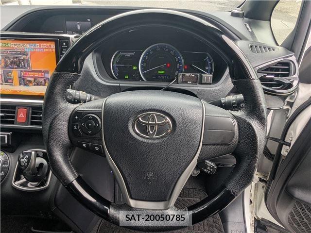 Toyota VOXY 2015-06 8815368-17