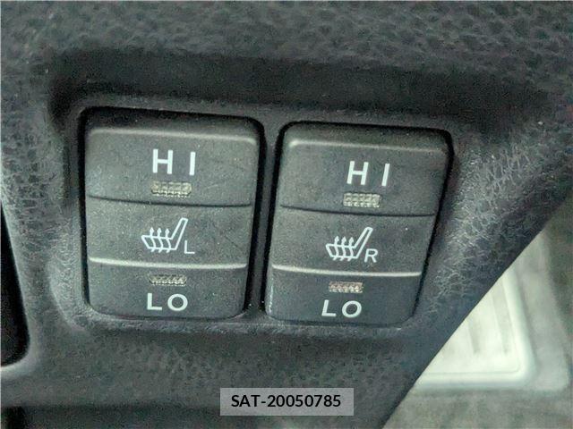 Toyota VOXY 2015-06 8815368-19