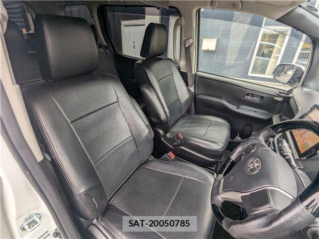 Toyota VOXY 2015-06 8815368-8