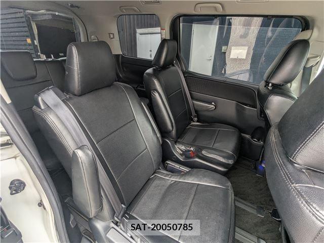 Toyota VOXY 2015-06 8815368-9