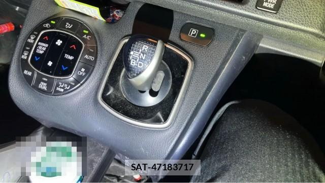 Toyota VOXY 2014-07 8815460-13