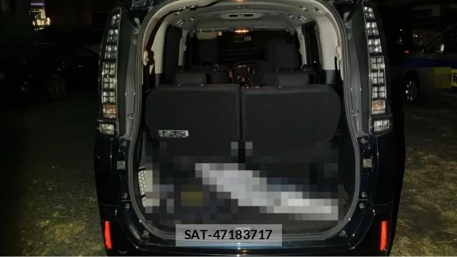 Toyota VOXY 2014-07 8815460-16