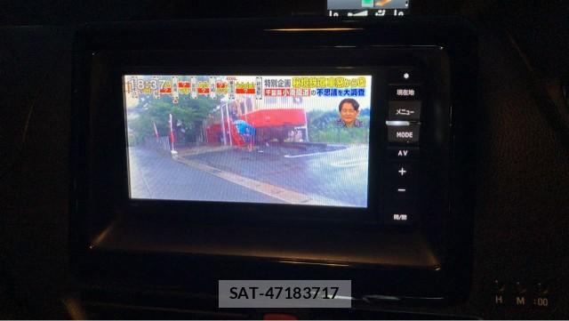 Toyota VOXY 2014-07 8815460-4