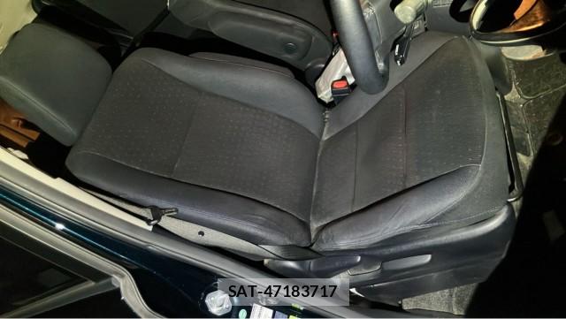 Toyota VOXY 2014-07 8815460-5
