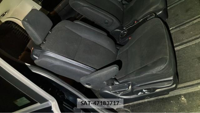 Toyota VOXY 2014-07 8815460-6