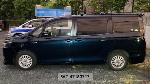 Toyota VOXY 2014-07 8815460-9