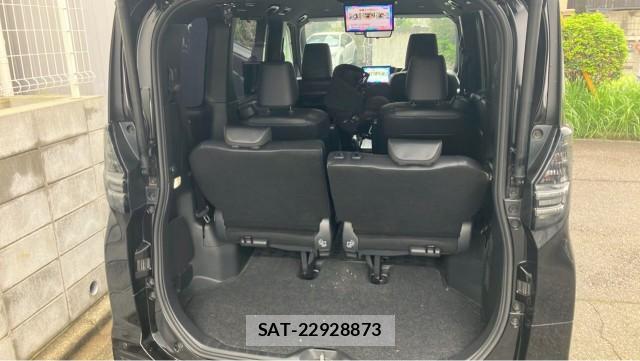 Toyota VOXY 2024-03 8815472-17